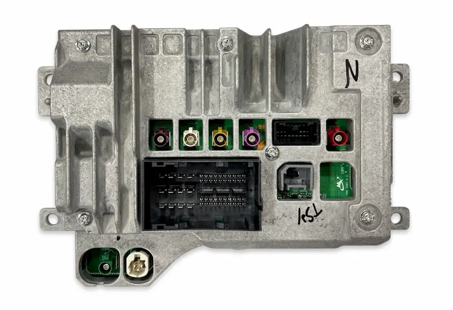 CHRYSLER カーオーディオ 05064951AK Chrysler Pacifica Radio Replacement | Family Audio Fix